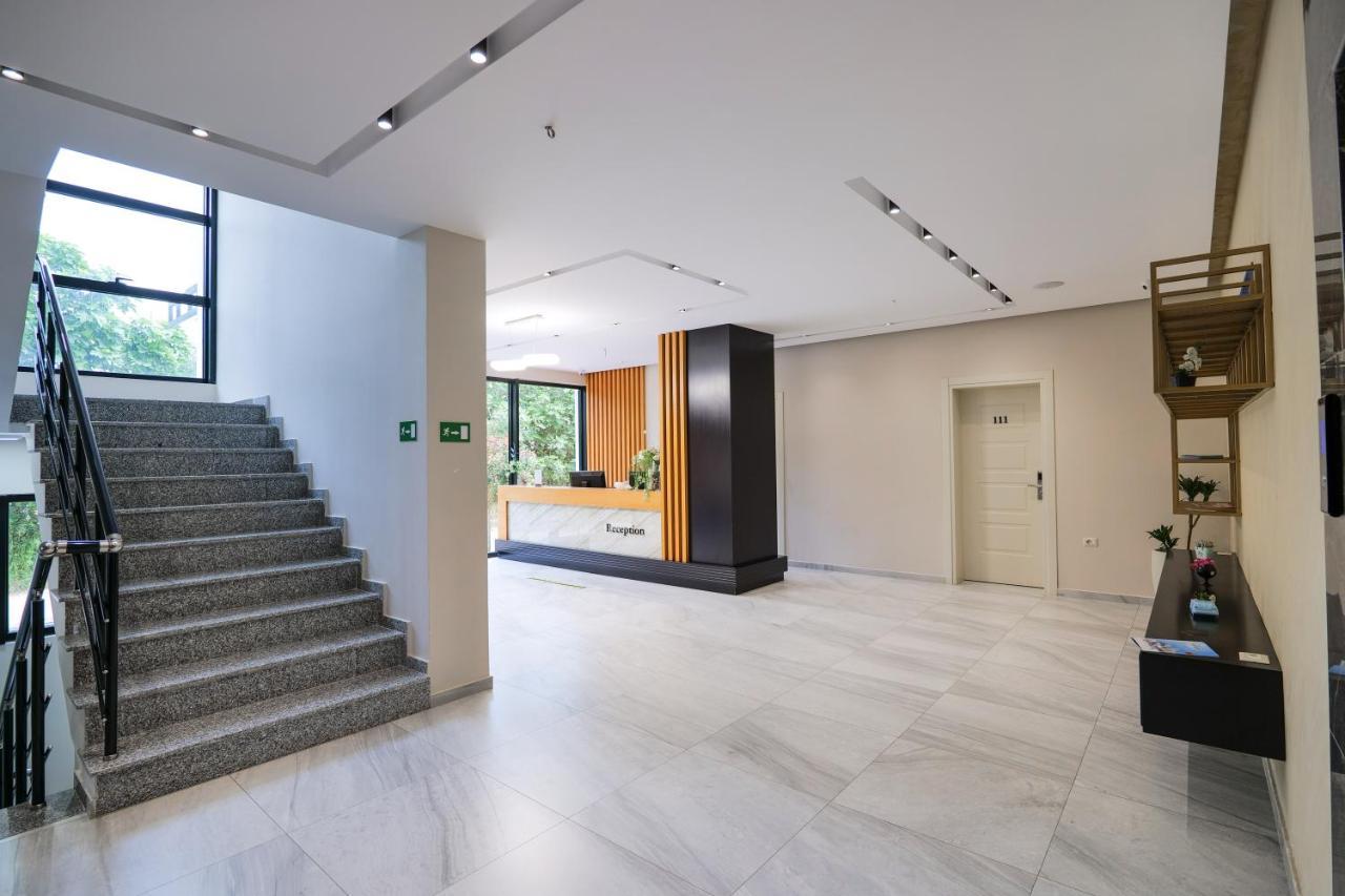 Hotel Roalb Radhimë Екстериор снимка