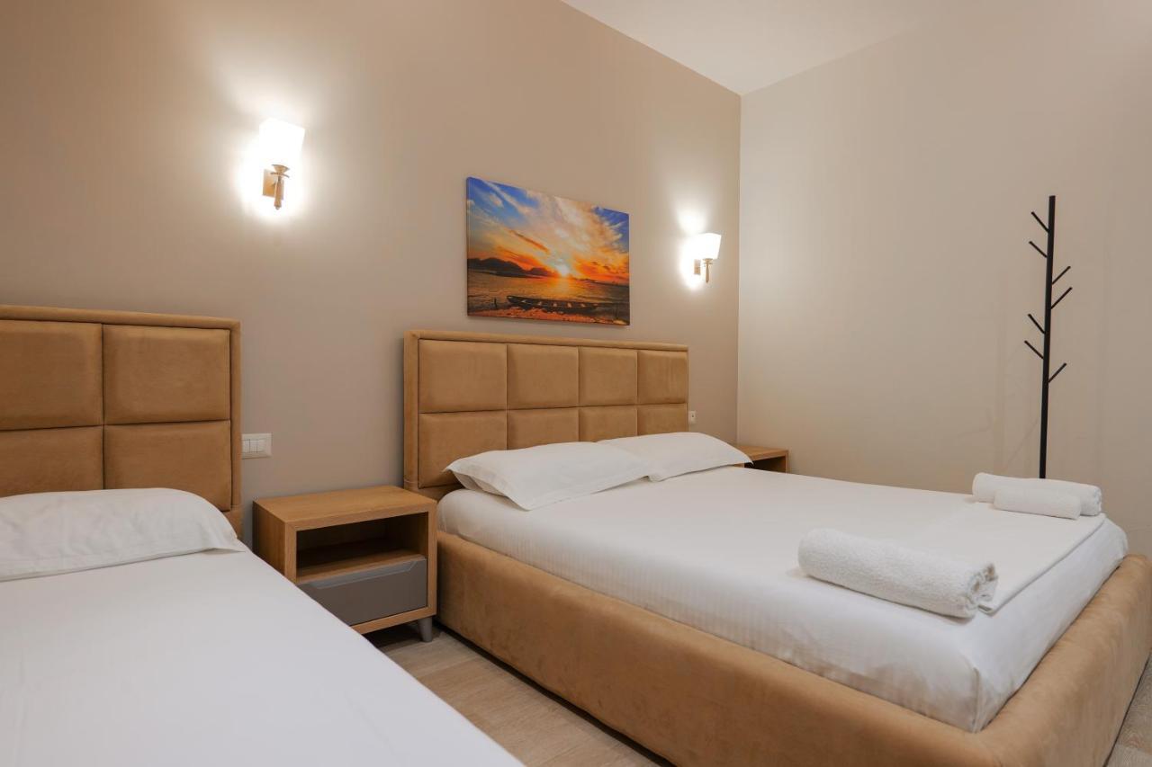 Hotel Roalb Radhimë Екстериор снимка