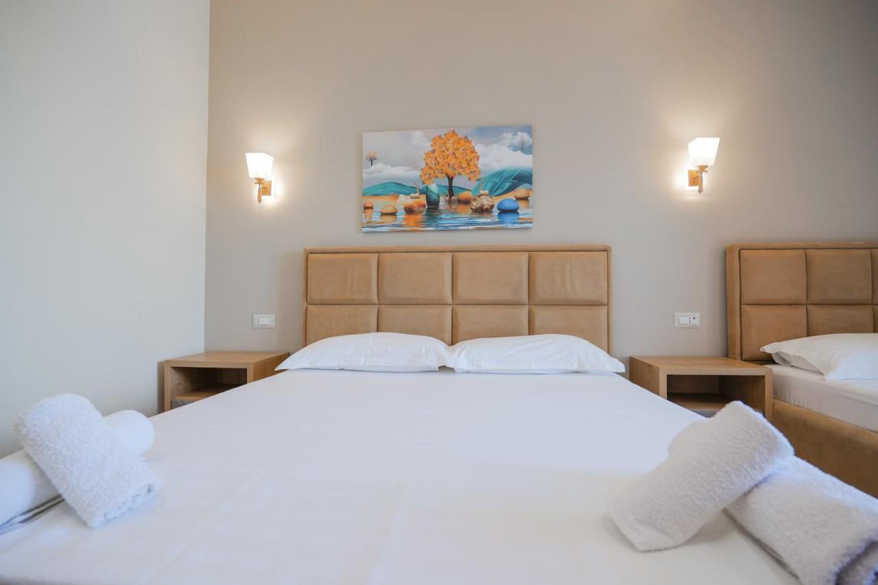 Hotel Roalb Radhimë Екстериор снимка