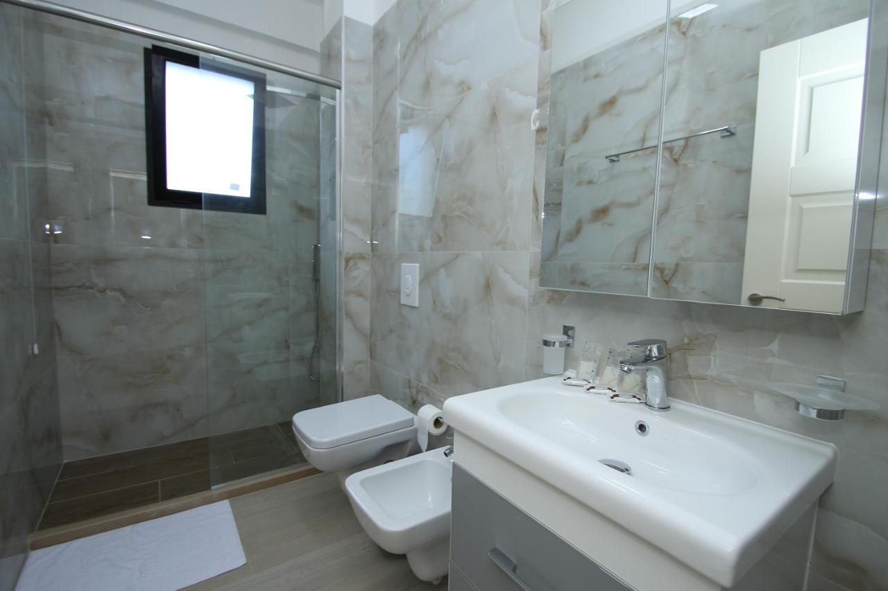 Hotel Roalb Radhimë Екстериор снимка